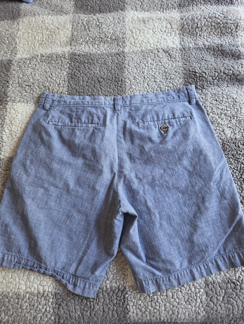 Banana Republic Men’s Blue Chambray Shorts – Size 32